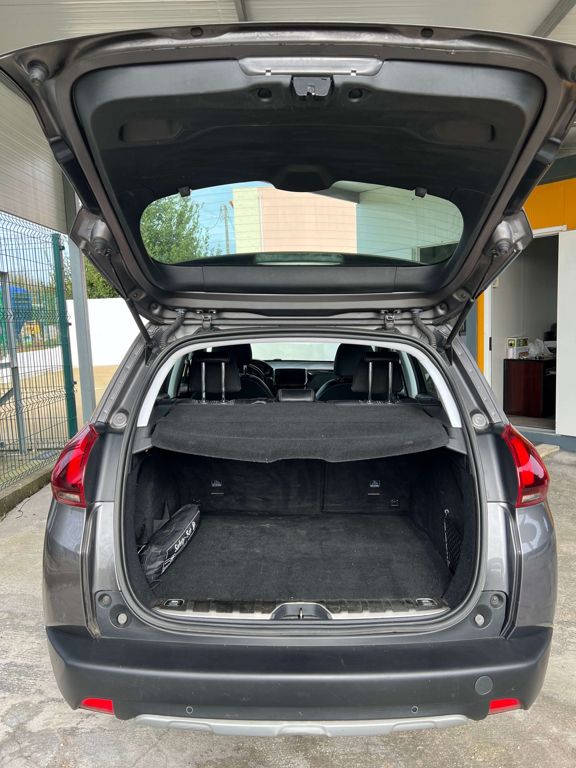 Peugeot 2008 1.2i