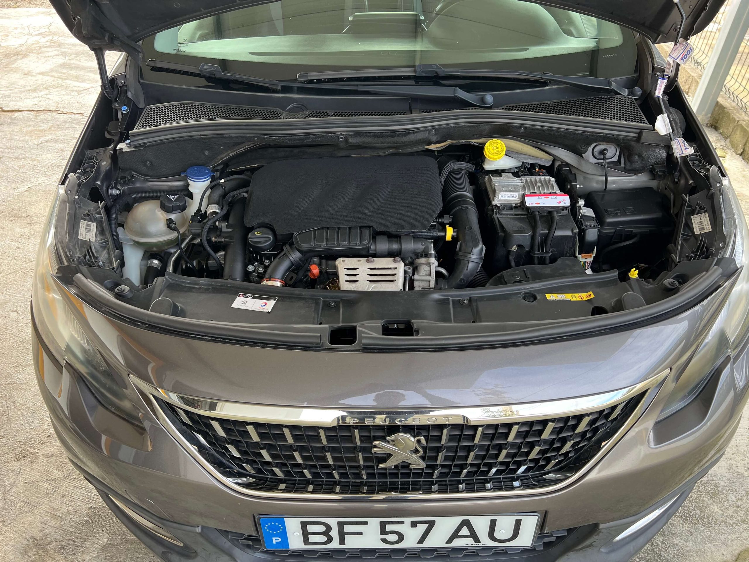 Peugeot 2008 1.2i